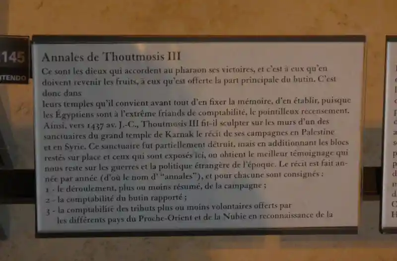 Snake with horns below a half circle on the Annals of Thutmose III